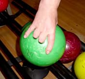 Eine Bowlingkugel